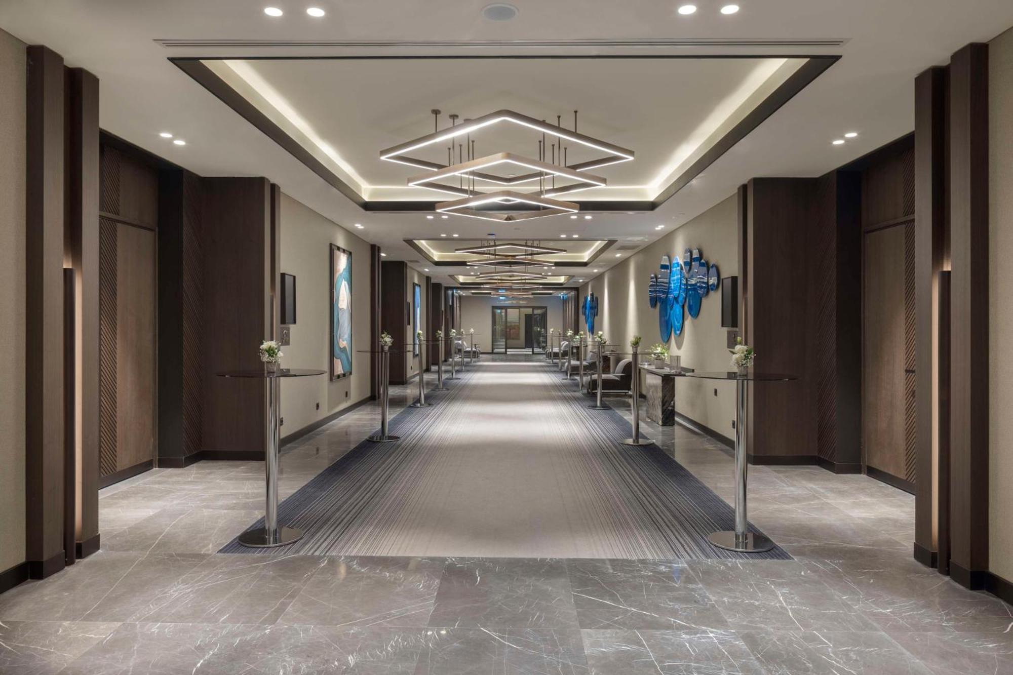 Отель Doubletree By Hilton Шанлыурфа Экстерьер фото