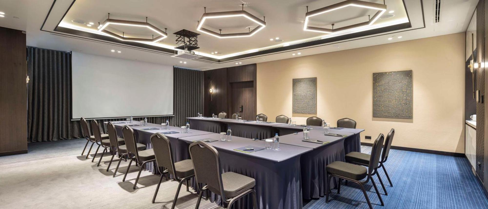 Отель Doubletree By Hilton Шанлыурфа Экстерьер фото