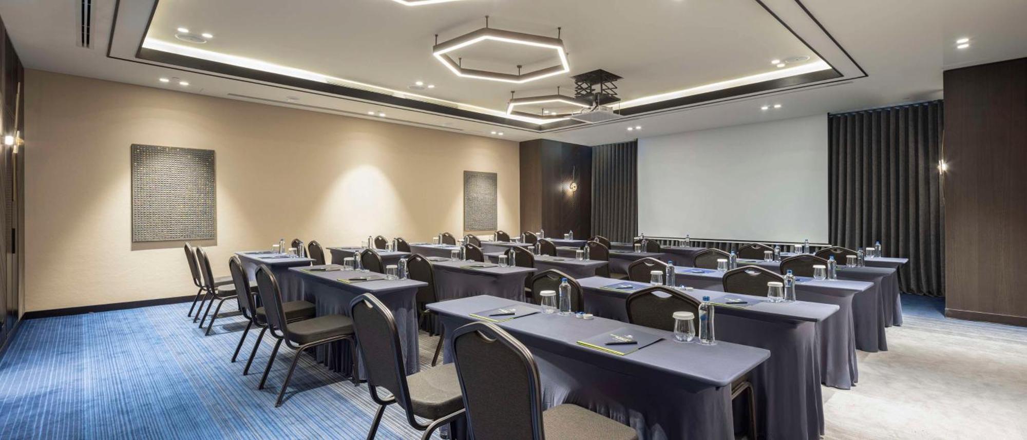 Отель Doubletree By Hilton Шанлыурфа Экстерьер фото