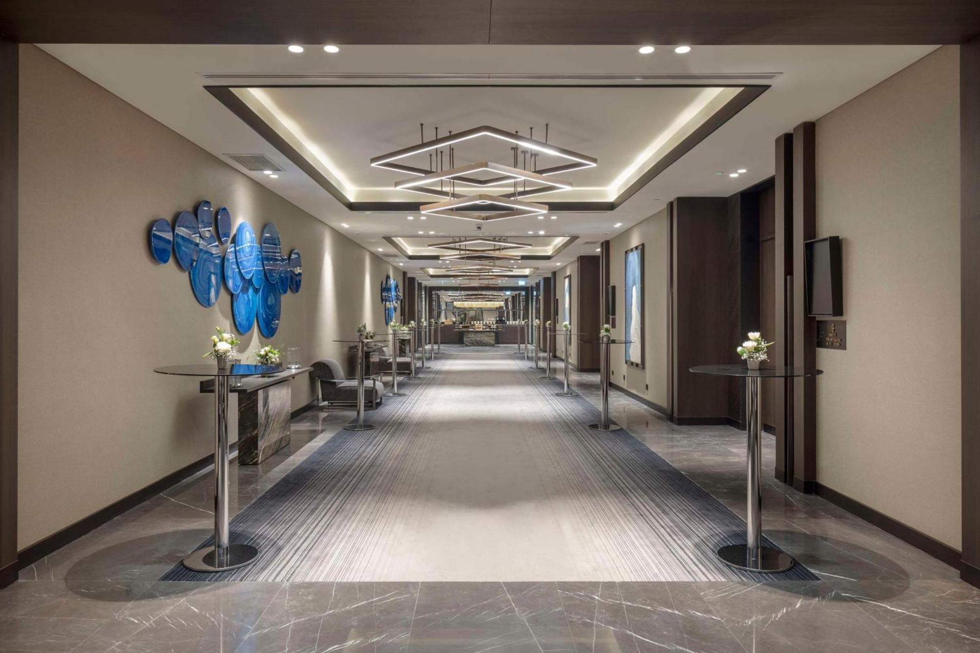 Отель Doubletree By Hilton Шанлыурфа Экстерьер фото